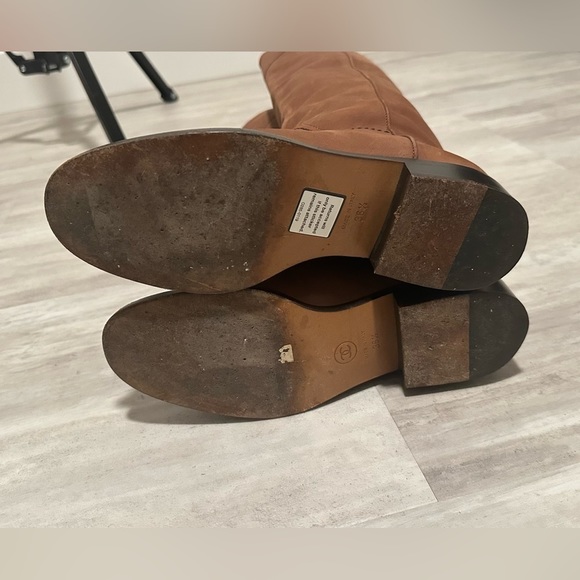 Beautiful Chanel riding boots in excellent condition. - Picture 7 of 13